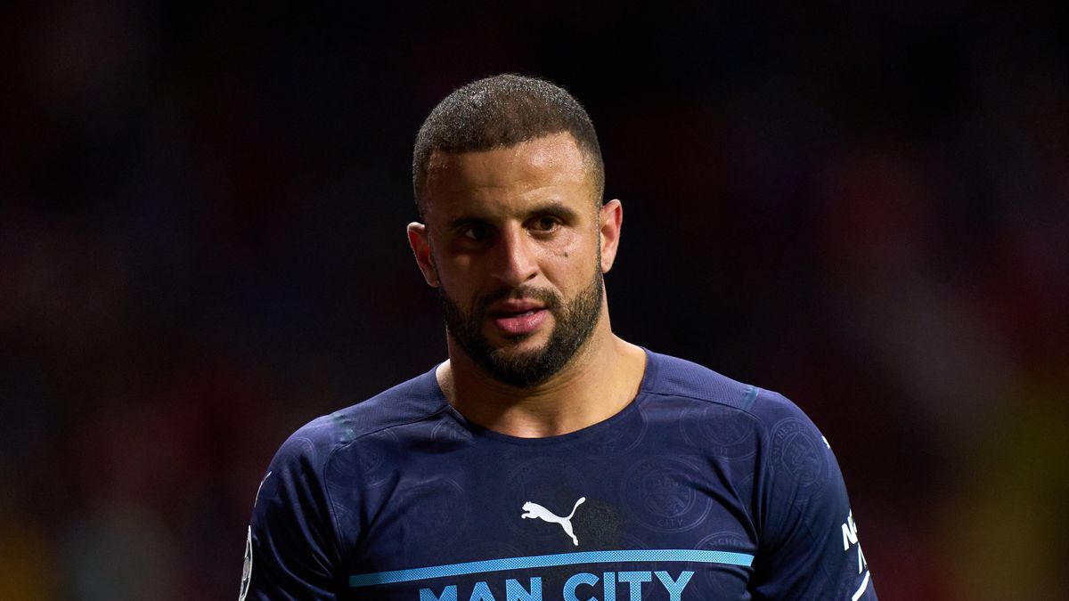 MADRID, SPAIN - APRIL 13: Kyle Walker of Manchester City looks on during the UEFA Champions League Quarter Final Leg Two match between Atletico Madrid and Manchester City at Wanda Metropolitano on April 13, 2022 in Madrid, Spain. (Photo by Angel Martinez/Getty Images)