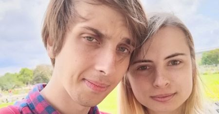 Koronawirus rozdzielił setki zakochanych par. Kornelia i Artiom codziennie wzdychają przed komputerem