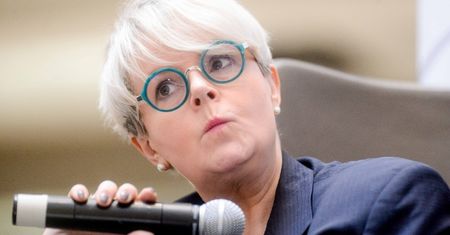 Karolina Korwin Piotrowska broni nauczycielek z programu TVP: "Pożera je na naszych oczach stres. One MUSIAŁY to zrobić"