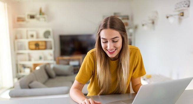 Netia prezentuje pakiety internetu z telewizją