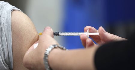 BioNTech chce stworzyć szczepionkę na raka. Firma przystępuje do kolejnego etapu