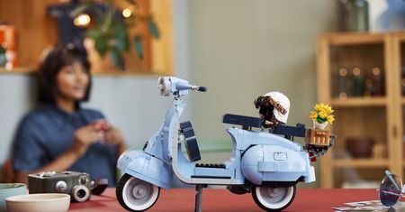 Vespa z klocków Lego wygląda tak samo uroczo jak prawdziwa