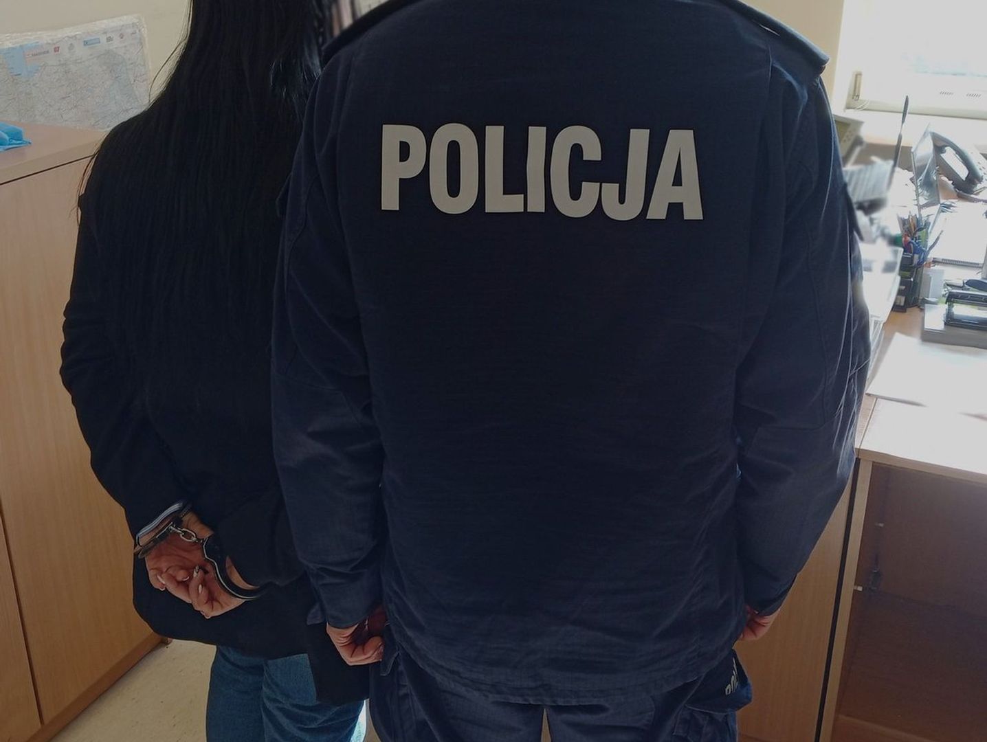 30-latka chodziła po galerii z puszką i mówiła, że zbiera na potrzebujących. Całe pieniądze brała dla siebie