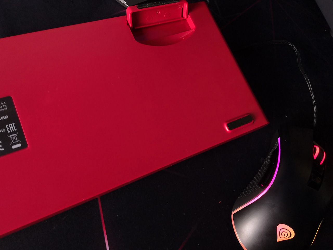 Test Genesis RX85 – pełnowymiarowa klawiatura mechaniczna z podpórką, na każdą kieszeń 6