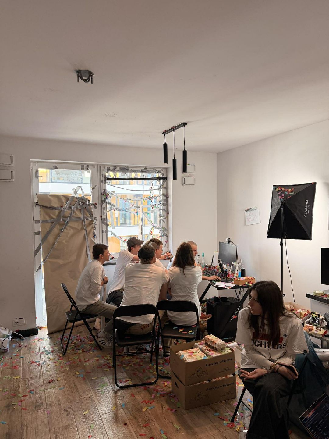 Stream Łatwoganga od kulis