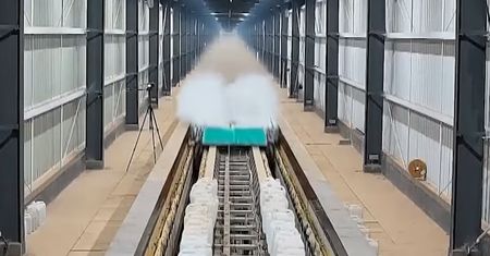 Chiński maglev ustanawia rekord prędkości. 700 km/h w ciągu 2 sekund