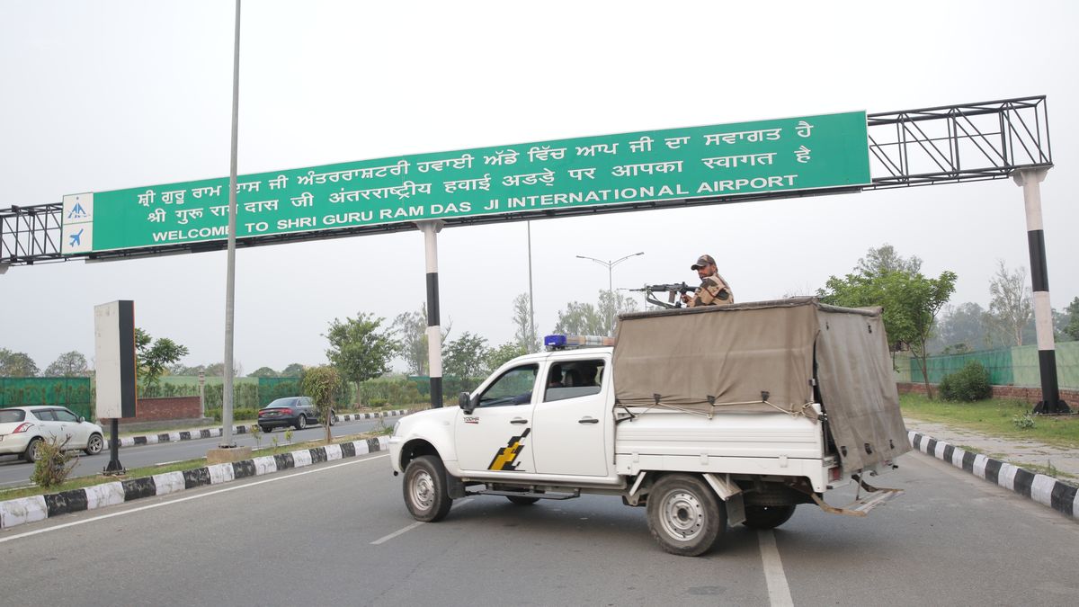 Zamknięte lotnisko w indyjskim Pendżabie