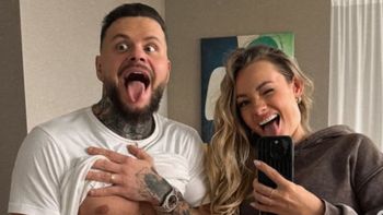 Pamela z Fit Lovers pokazuje ciążowy brzuch u boku prężącego klatę Mateusza. Fani są NIEMAL PEWNI, jakiej płci będzie dziecko (FOTO)