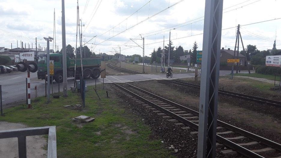 Śląskie. W Koniecpolu zatrzymują się m.in. pociągi jeżdżące z Kielc do Częstochowy.