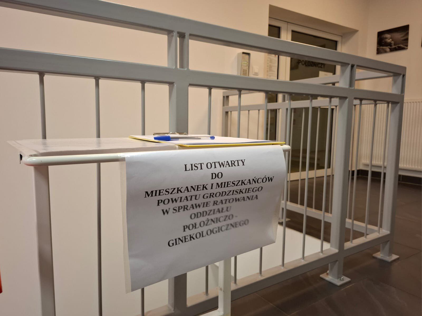 Petycja dostępna jest m.in. w korytarzu przy wejściu na oddział położniczo-ginekologiczny, trafiła też do przewodniczących kół gospodyń wiejskich