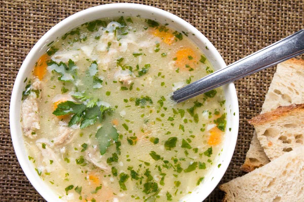 Jak ugotować krupnik, aby nie był mdły? Dodaj te przyprawy, a zupa będzie pełna smaku i aromatyczne