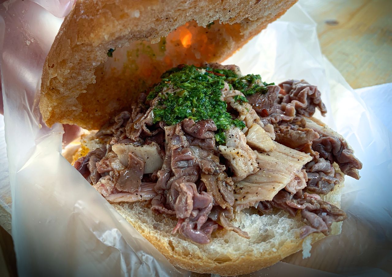 Nie tylko pizza i makarony. Inny włoski specjał robi furorę, ale nie każdy jest w stanie go przełknąć