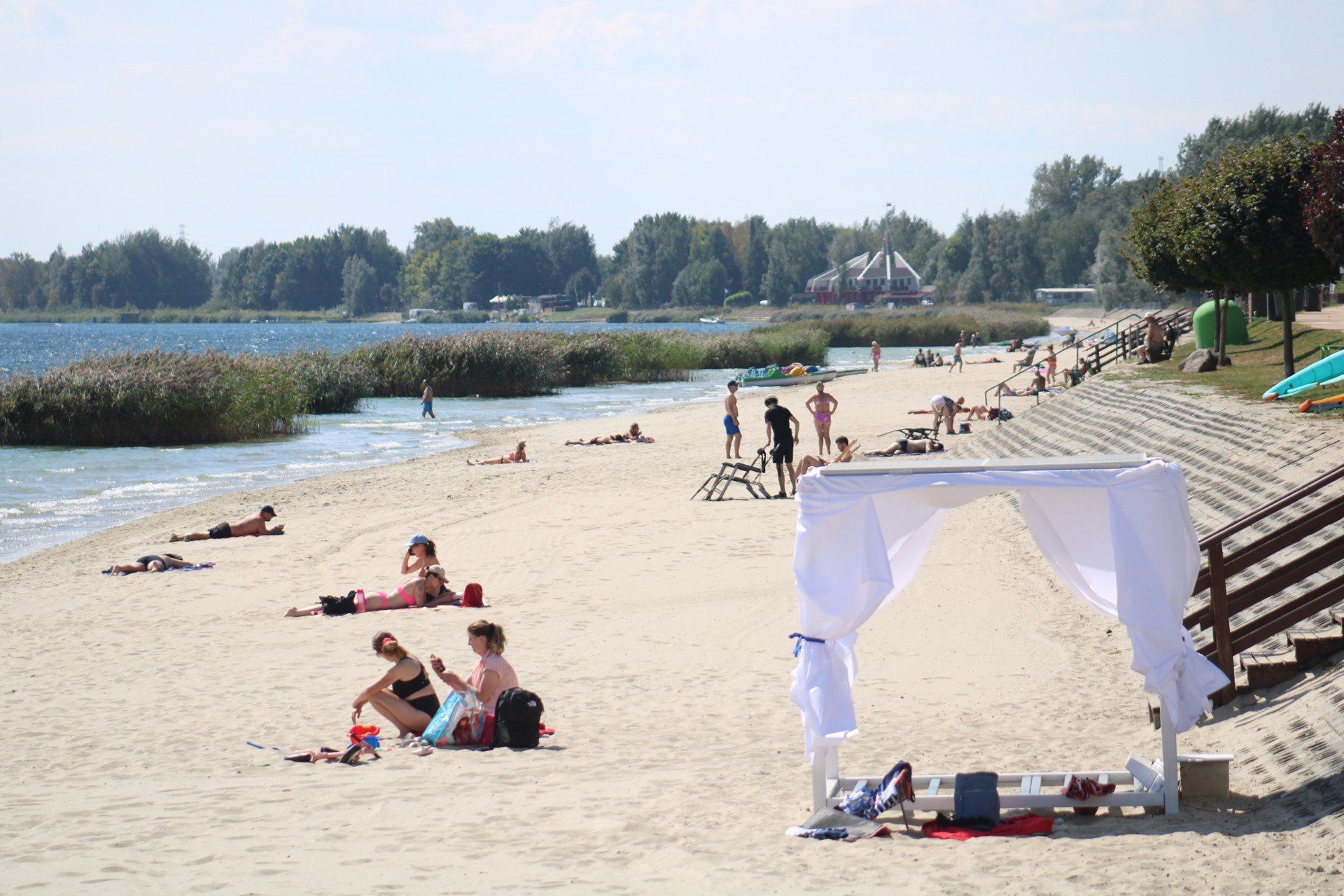 Jezioro Tarnobrzeskie w upalny wtorek 2 września 2025