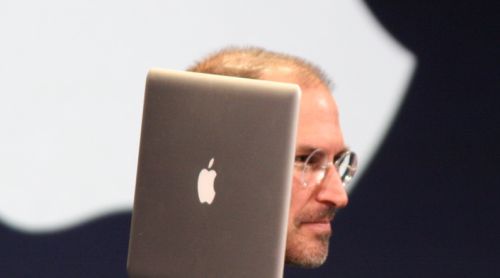 Steve Jobs chwilami próbował zasłonić się MacBookiem