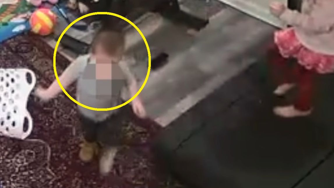 Bieżnia wciągnęła chłopca