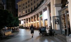 Warszawa. Więcej miejsca dla ogródków na pl. Zbawiciela. Podobnie było w zeszłym roku