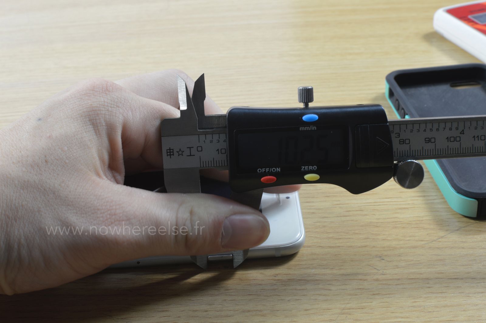 Wymiary i wygląd iPhone'a 6 ujawnione. Będzie tylko minimalnie mniejszy od LG G2? 24