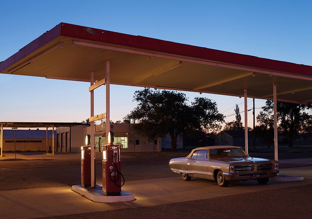 „Americana” Garroda Kirkwooda to minimalistyczny obraz wyluzowanej Kalifornii 17