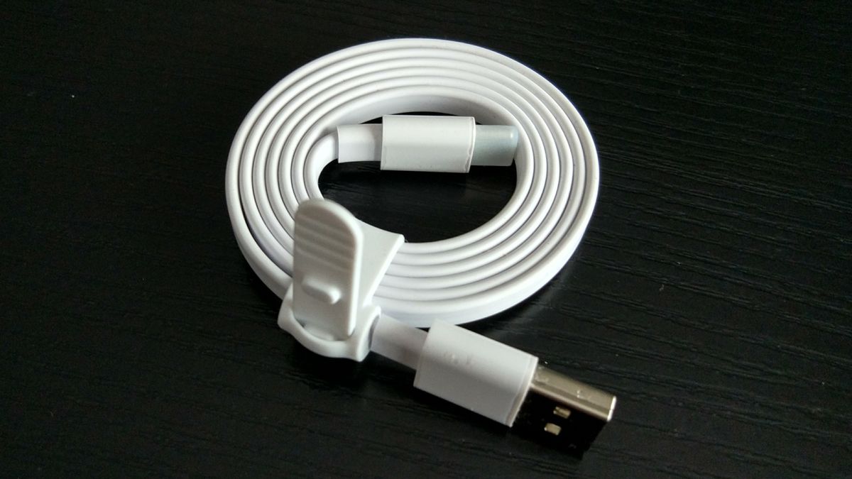 Taki kabel USB powinien być w zestawie z każdym smartfonem! 1
