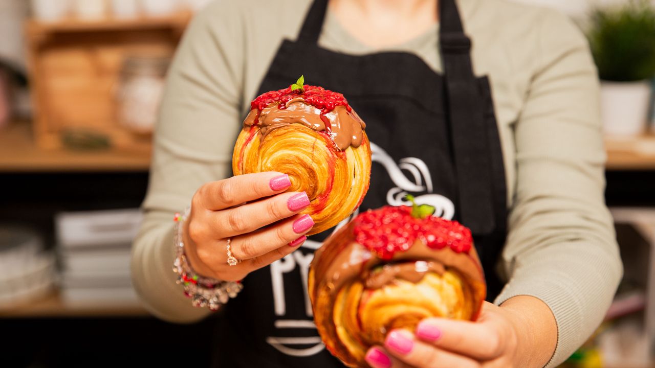 A new craze: Homemade pistachio croissant rolls take the world by storm