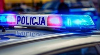 Warszawa: Zderzenie tramwaju i auta. Policja pilnie szuka świadków