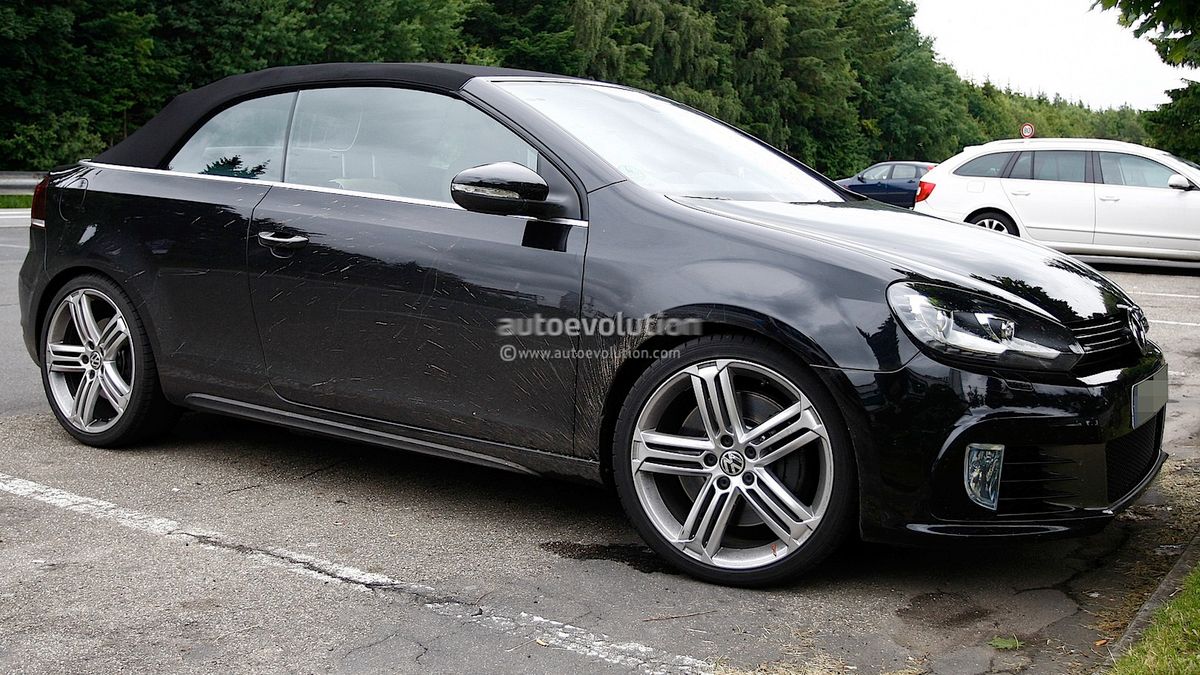 Volkswagen Golf R Cabrio (fot. autoevolution.com)