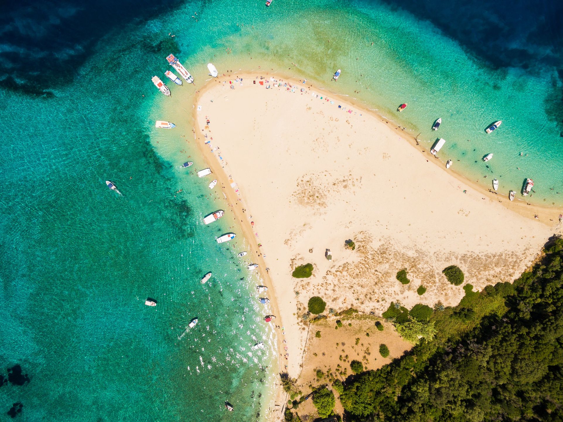 Wyspeka Marathonisi u wybrzeży Zakynthos
