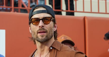 Glen Powell nie chce mówić o polityce. Wyjaśnił swoją decyzję