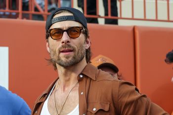 Glen Powell nie chce mówić o polityce. Wyjaśnił swoją decyzję