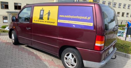 Mobilny konfesjonał w Legnicy. Nietypowa okazja do spowiedzi