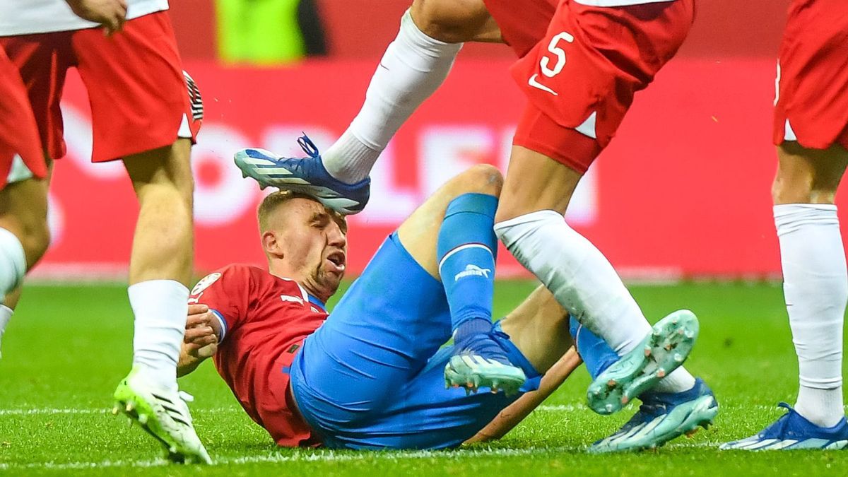 WARSZAWA 17.11.2023MECZ 8. KOLEJKA ELIMINACJE DO MISTRZOSTW EUROPY 2024 GRUPA E: POLSKA - CZECHY --- QUALIFICATION FOR UEFA EURO 2024 MATCH GROUP E IN WARSAW: POLAND - CZECH REPUBLICDAMIAN SZYMANSKI BARTOSZ SLISZ TOMAS SOUCEK JAN BEDNAREK PATRYK PEDAFOT. JACEK PRONDZYNSKI/FOTOPYK / NEWSPIX.PL
---
Newspix.pl *** Local Caption *** www.newspix.pl 
mail us: info@newspix.pl
call us: 0048 022 23 22 222
---
Polish Picture Agency by Ringier Axel Springer Poland
JACEK PRONDZYNSKI/FOTOPYK