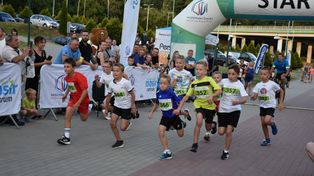 Bieg z gwiazdami w Wodzisławiu Śląskim. Wystartowało ponad 300 osób
