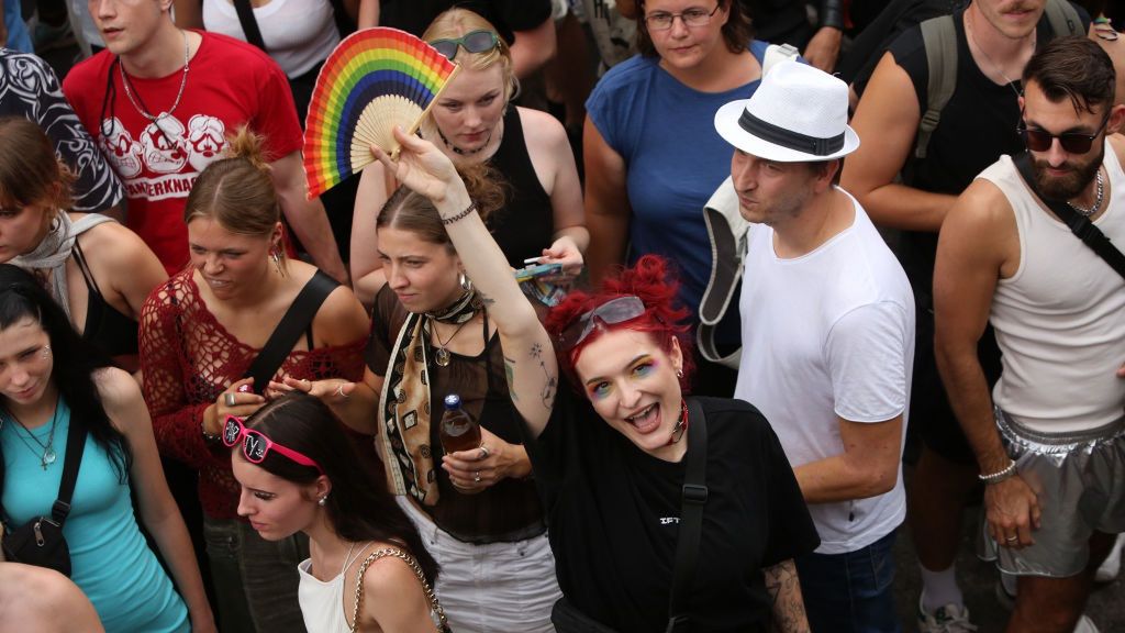Rave The Planet Parade 2024
BERLIN, GERMANY - AUGUST 17: Techno music enthusiasts attend the 2024 edition of the Rave The Planet parade on August 17, 2024 in Berlin, Germany. The event is the follow-up to the former Love Parade, and with the motto "Love is Stronger," its participants call for peace, solidarity, diversity, and respect, as well as for the recognition of electronic music culture as an asset to be protected along with dance clubs. (Photo by Adam Berry/Getty Images)
Adam Berry
dance, umzug, love-parade, carnival, techno, party, rave, musik