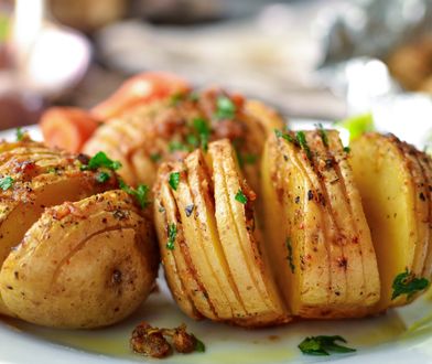 Ziemniaki Hasselback