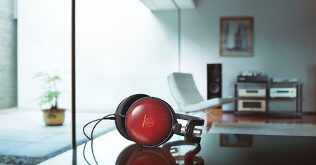 Audio-Technica pokazuje słuchawki za 8 i 10 tys. złotych. Są wykończone egzotycznym drewnem