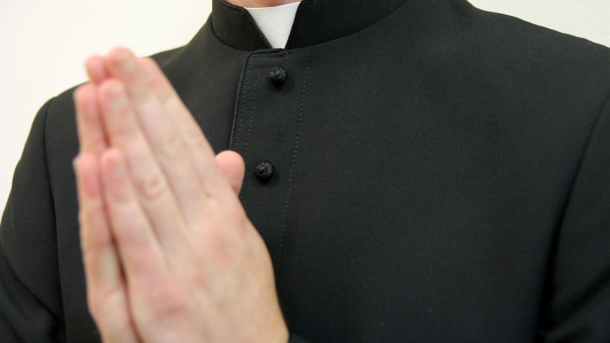 Skandaliczne zachowanie księdza. Miał rzucać w uczniów kredą, przeklinać i straszyć piekłem