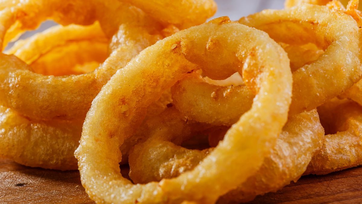 Krążki cebulowe - warto zastąpić nimi chipsy!