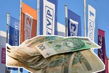 Banknoty na tle flag TVP, fot. PAP i unsplash