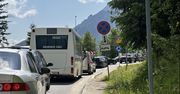 Korki i pełne parkingi. Polacy szturmują jedno miejsce w Tatrach