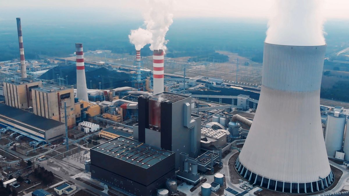 Prąd drożeje, elektrownie w remoncie, węgla brakuje - alarmuje "Rz" 