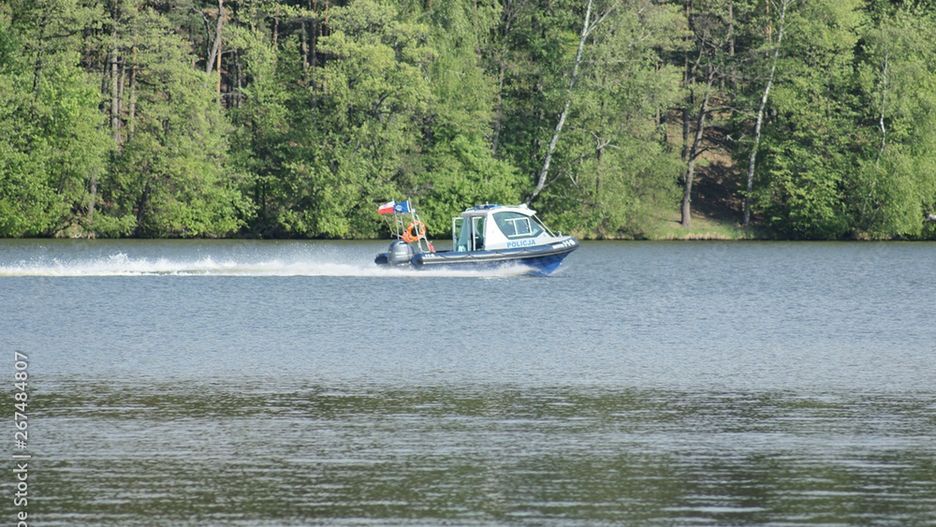 Policyjni "wodniacy" ze Żnina patrolują jeziora