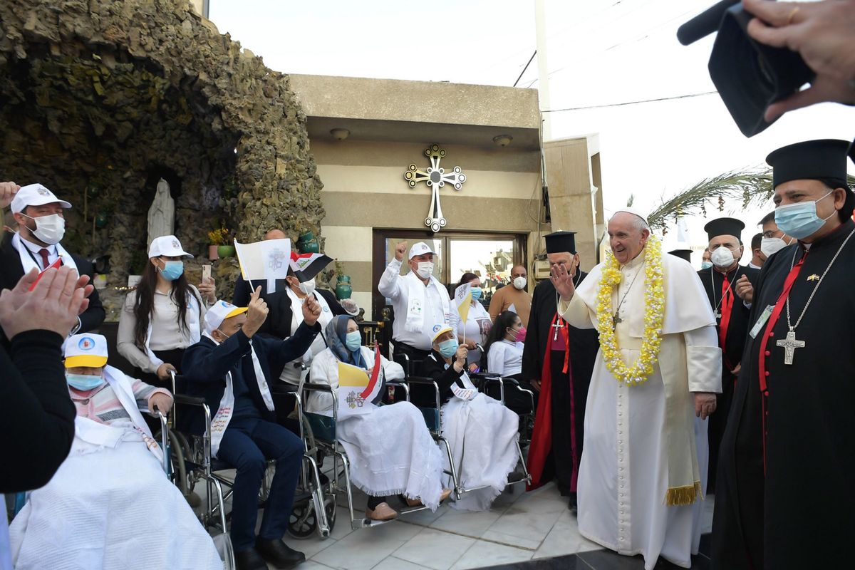Papież Franciszek przyleciał do Iraku. Zapewnił, że "religia musi służyć sprawie pokoju"