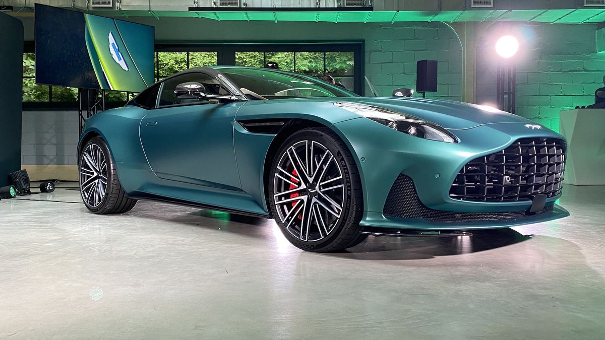 Aston Martin DB12 – polska premiera