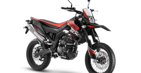 Małe dual sporty od Aprilii odświeżone. Debiutują nowe SX 125 i RX 125