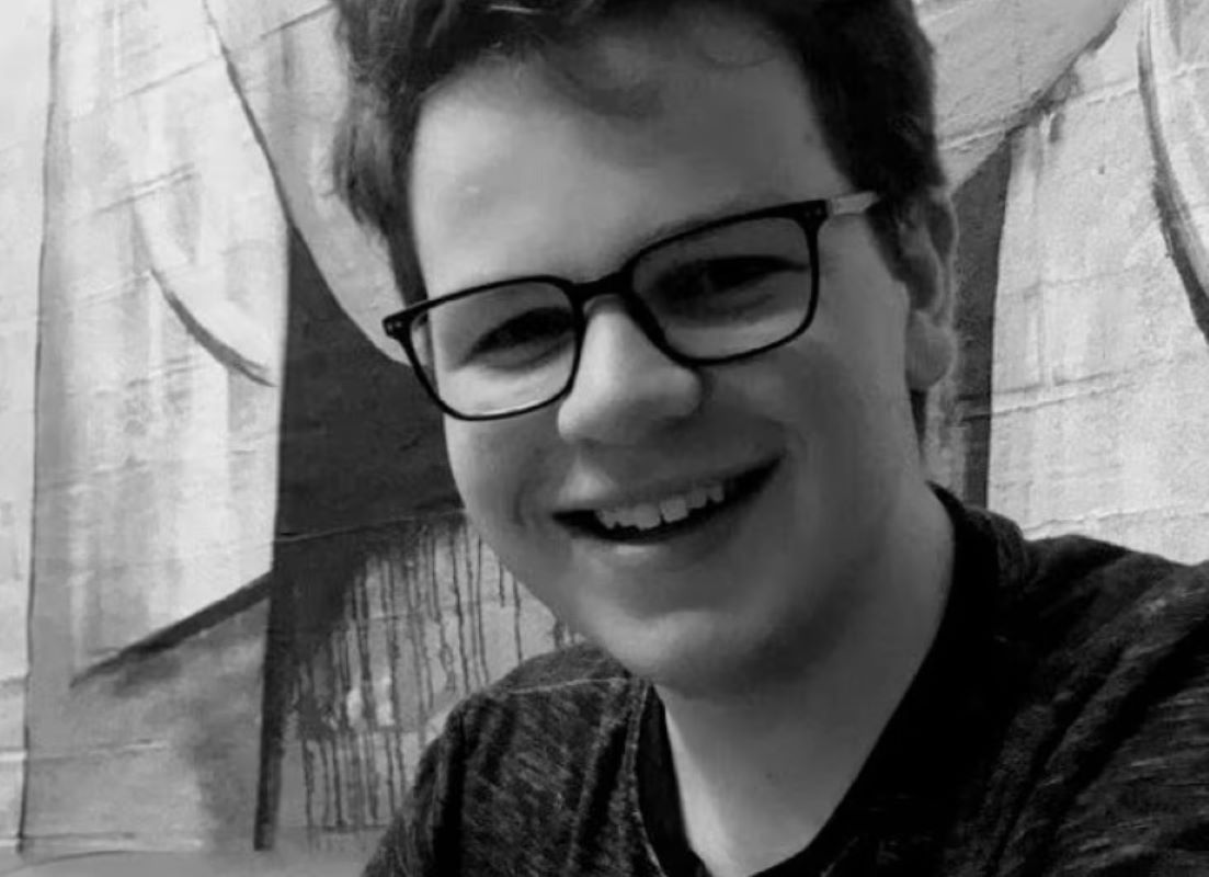 Prezes studenckiego Klubu Okultystycznego Ashley Towner