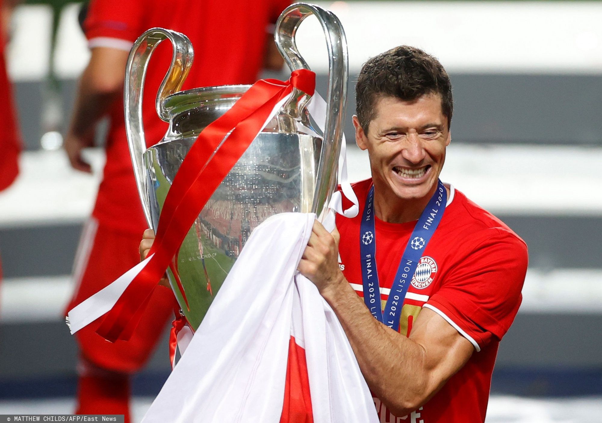 Robert Lewandowski z pucharem Ligi Mistrzów