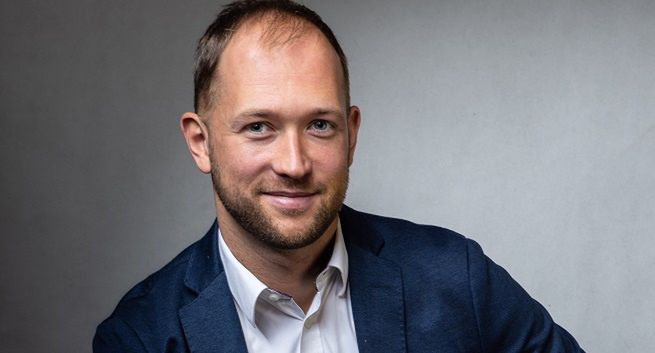 Escola tworzy spółkę Escola LMS do zarządzania myVOD