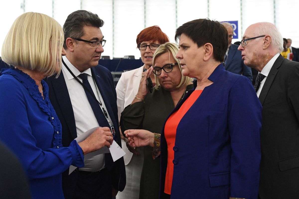 Europosłowie PiS: Grzegorz Tobiszowski, Beata Szydło oraz Joanna Kopcińska.