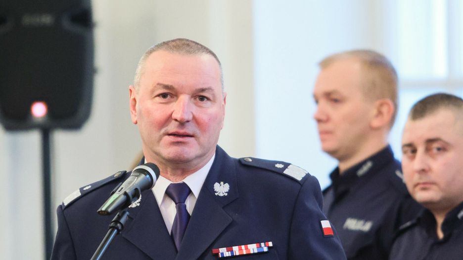 Przekazanie nowego sprz?tu Komendzie Sto?ecznej Policji
Fot. Mateusz Grochocki/East News, Warszawa,  14.12.2023. Komenda Stoleczna Policji. Przekazanie sprzetu sfinansowanego ze srodkow samorzadu wojewodztwa mazowieckiego dla Komendy Stolecznej Policji i podleglych jej jednostek.
N/z: Komendant Stoleczny Policji nadinspektor Pawel Dzierzak
Mateusz Grochocki