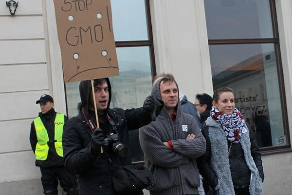 Protest przeciw GMO (wideo i zdjęcia)